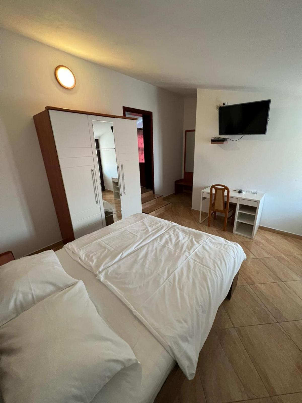 Bellevue Rooms Stara Baška Екстериор снимка