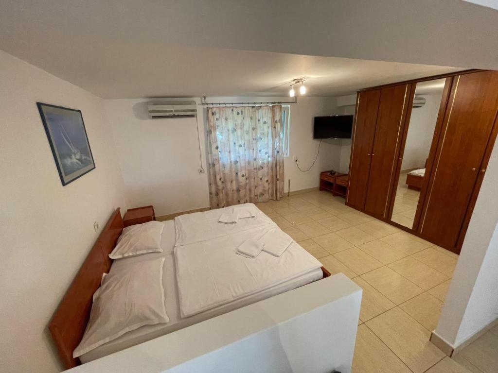 Bellevue Rooms Stara Baška Екстериор снимка