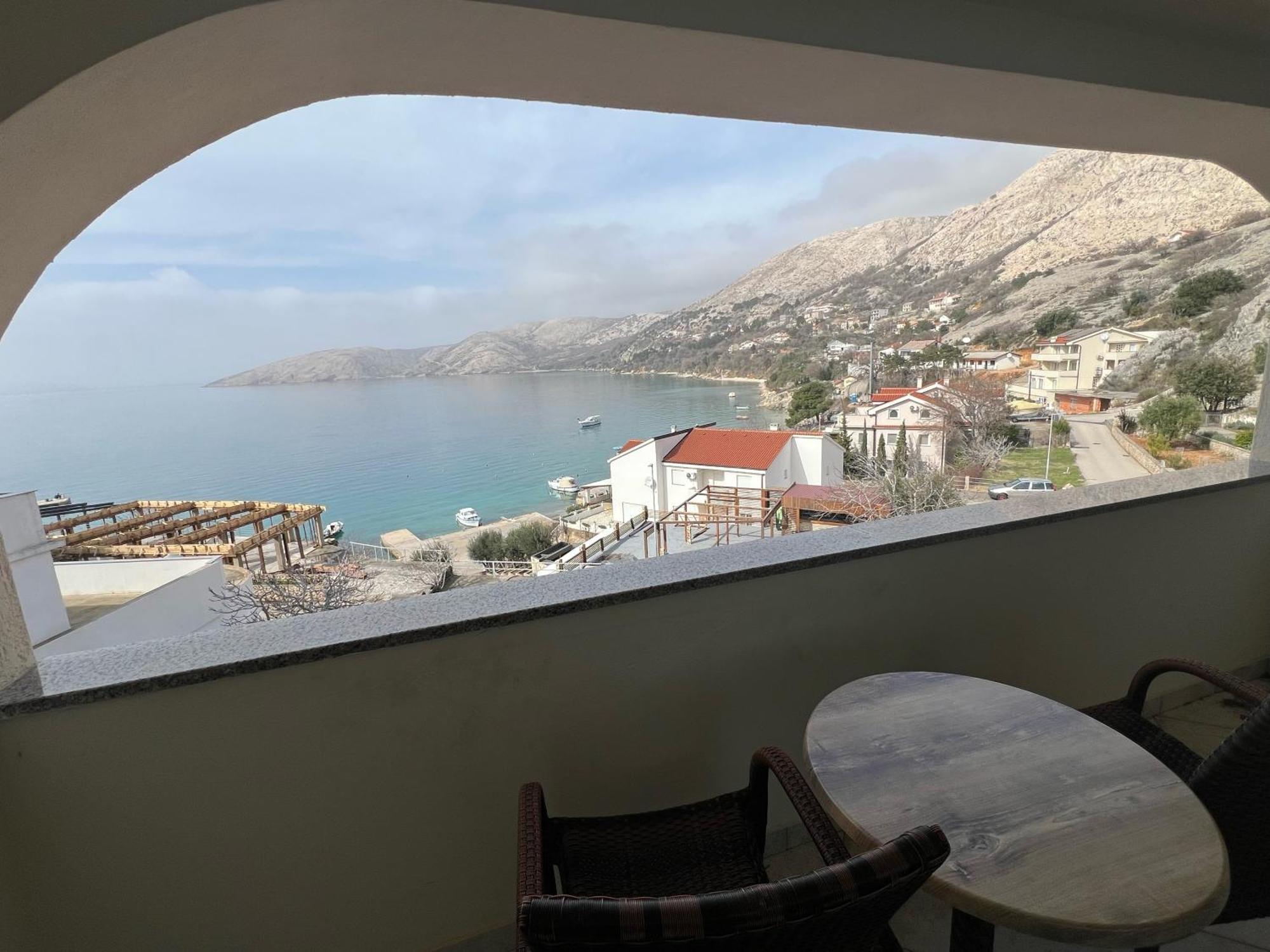 Bellevue Rooms Stara Baška Екстериор снимка